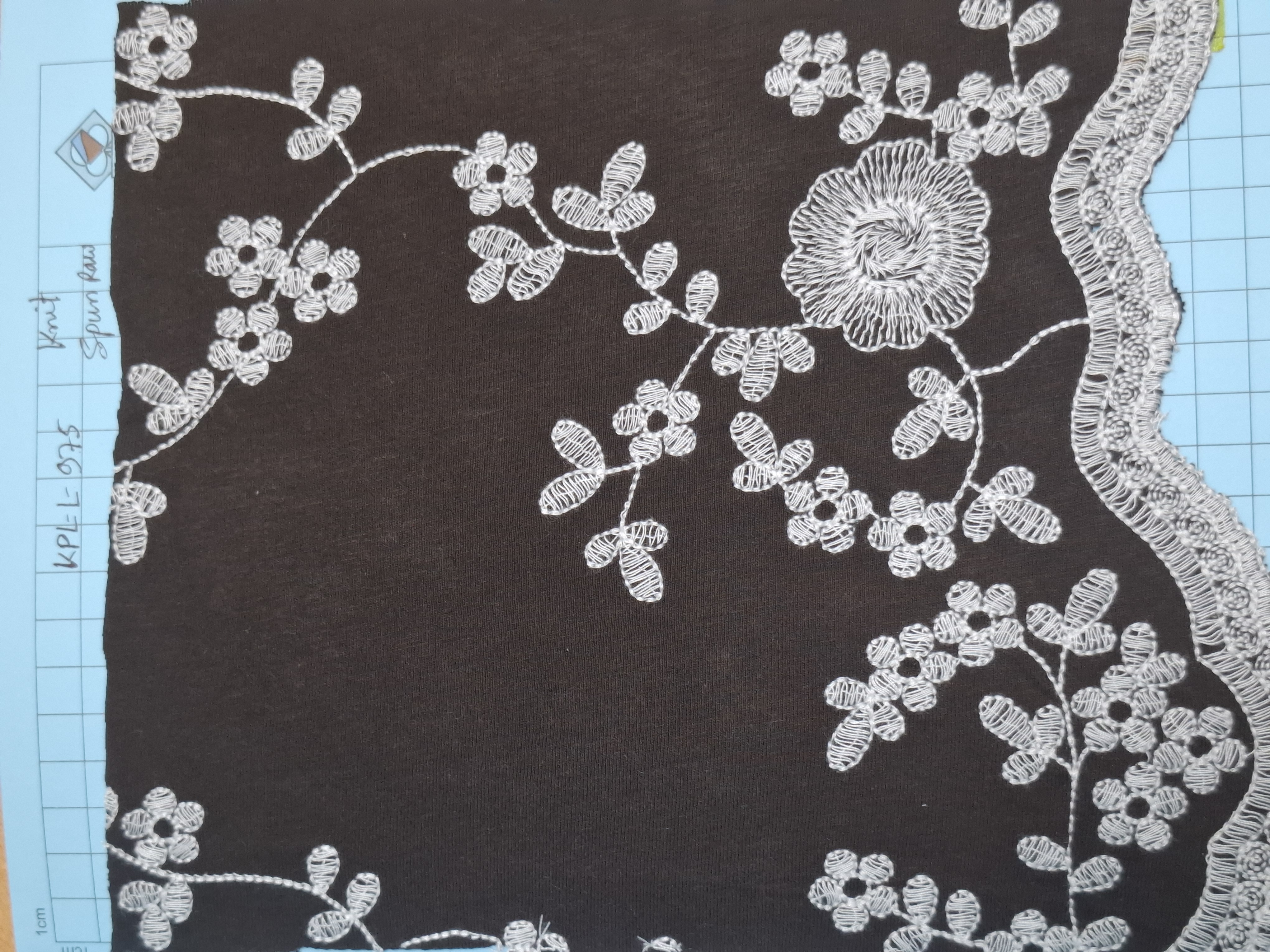 Knit Embroidery/ Broidery Englaish